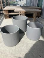 Grijze bloempotten, Tuin en Terras, Bloempotten, Rond, Zo goed als nieuw, Minder dan 40 cm, Balkon