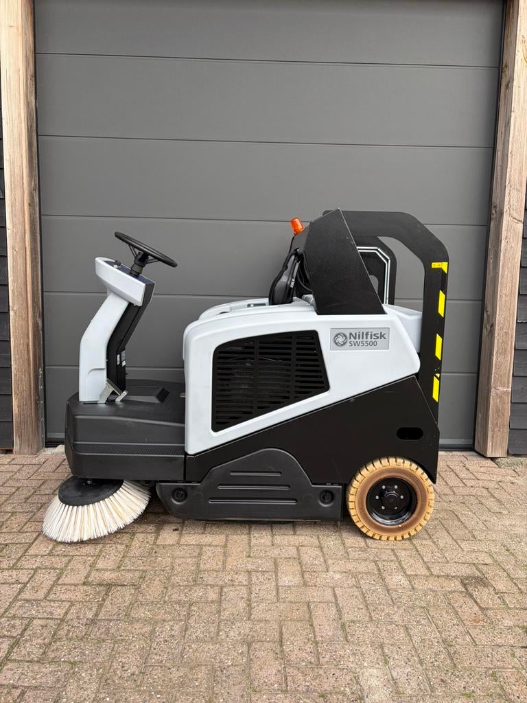 Nilfisk SW5500 | Veegmachine | Hooglosser | Stofvrij, Ophalen of Verzenden, Nilfisk