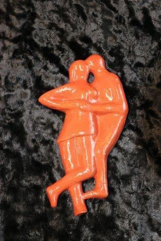 Keramiek van Koen Mertens jr. Danspaartje €.75,00, Antiek en Kunst, Groep mensen, Ophalen of Verzenden, 20 - 50 cm, Steen of Keramiek