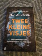 M.J. Arlidge - Twee Kleine Visjes (Helen Grace), Boeken, Ophalen of Verzenden, Zo goed als nieuw, M.J. Arlidge, Nederland