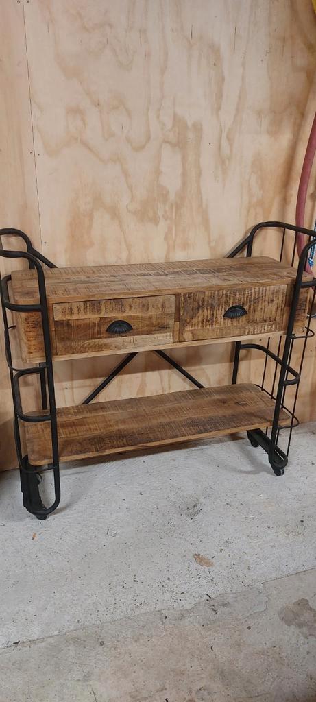 Industriële Kast op Wieltjes - Mangohout & Metaal, Huis en Inrichting, Kasten | Overige, Gebruikt, Ophalen of Verzenden