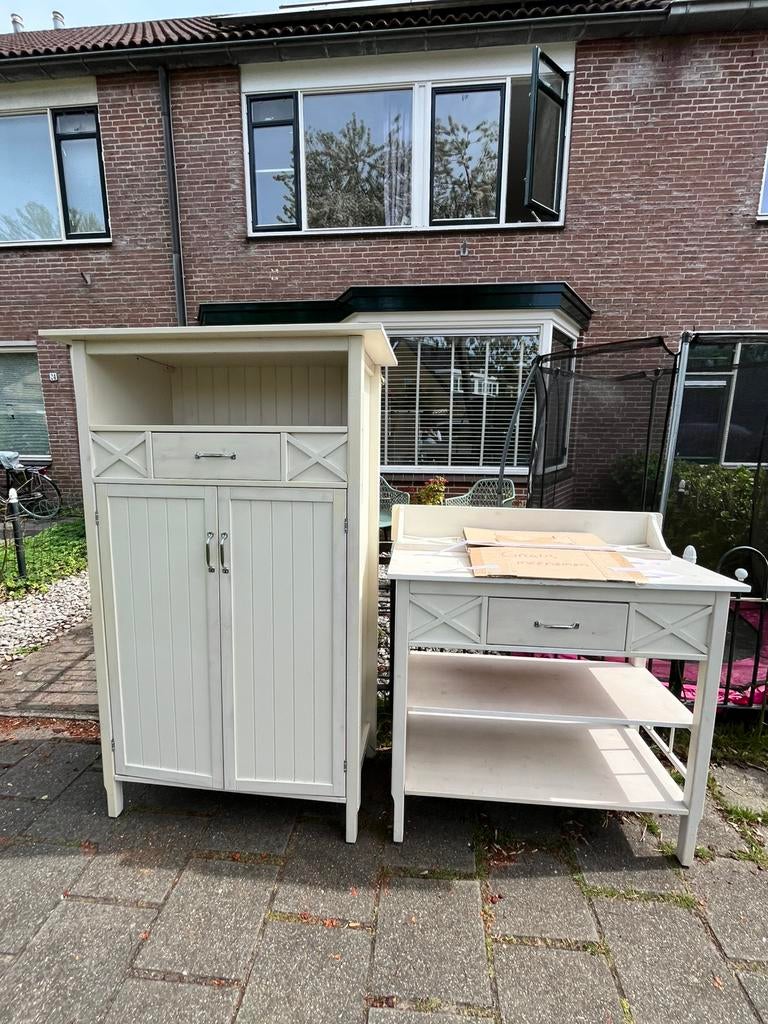 GRATIS AF TE HALEN Kledingkast, commode en wandplank, Ophalen, Gebruikt, Kast, 50 tot 70 cm