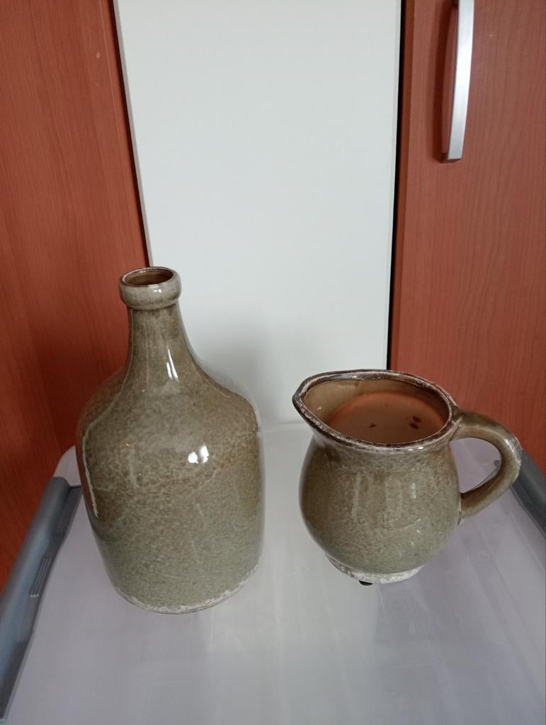 Decoratieve kruik en fles - aardewerk, Antiek en Kunst, Antiek | Vazen, Ophalen