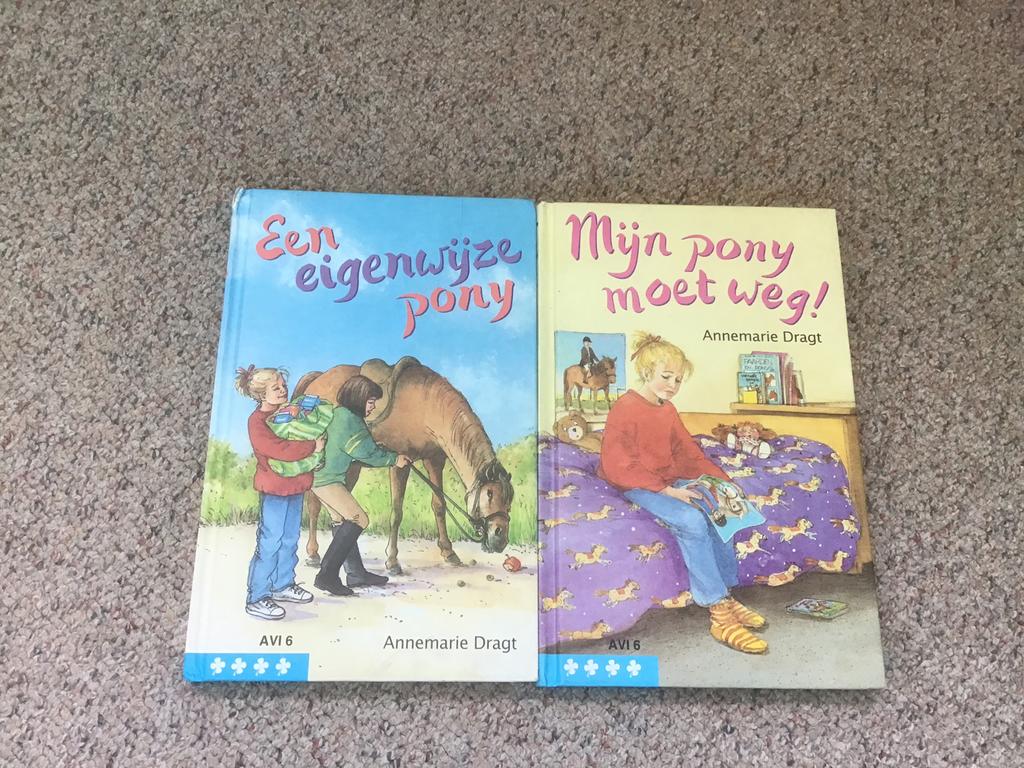 A. Dragt - Een eigenwijze pony en Mijn pony moet weg!, Fictie algemeen, Zo goed als nieuw, A. Dragt, Ophalen of Verzenden