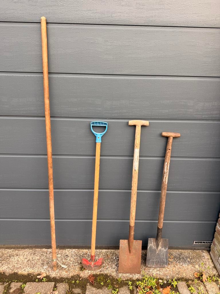 Tuingereedschap spades / kantengrassteker, Ophalen, Zo goed als nieuw