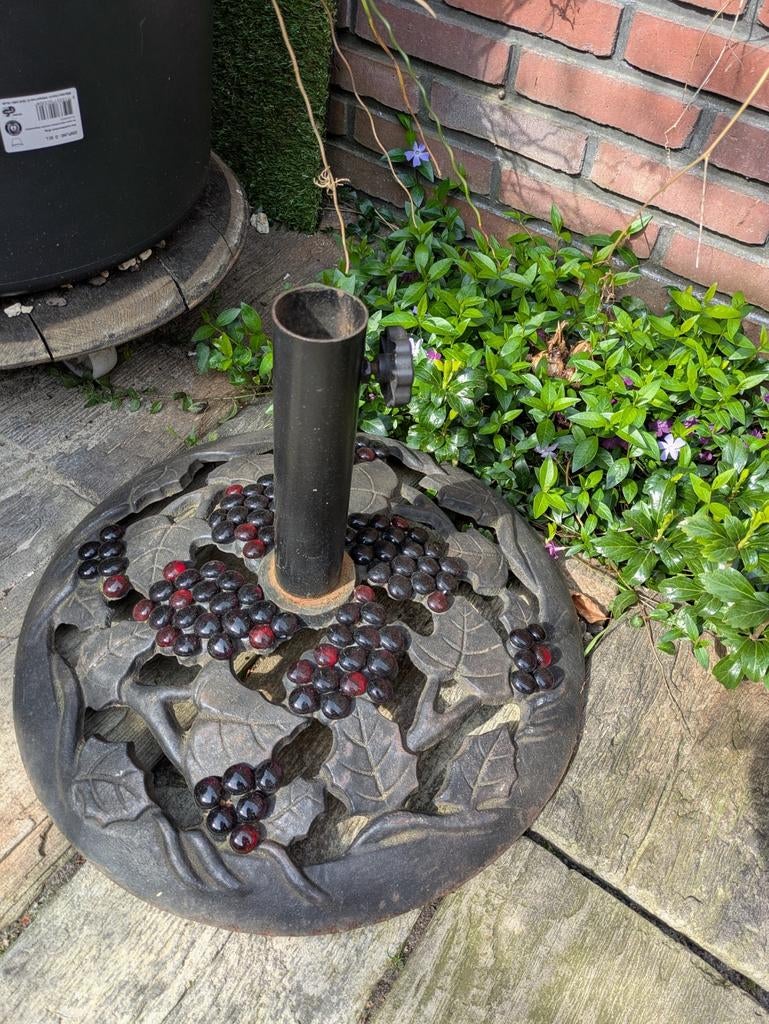 Parasolvoet, zelf opgeleukt!, Ophalen, Gietijzer