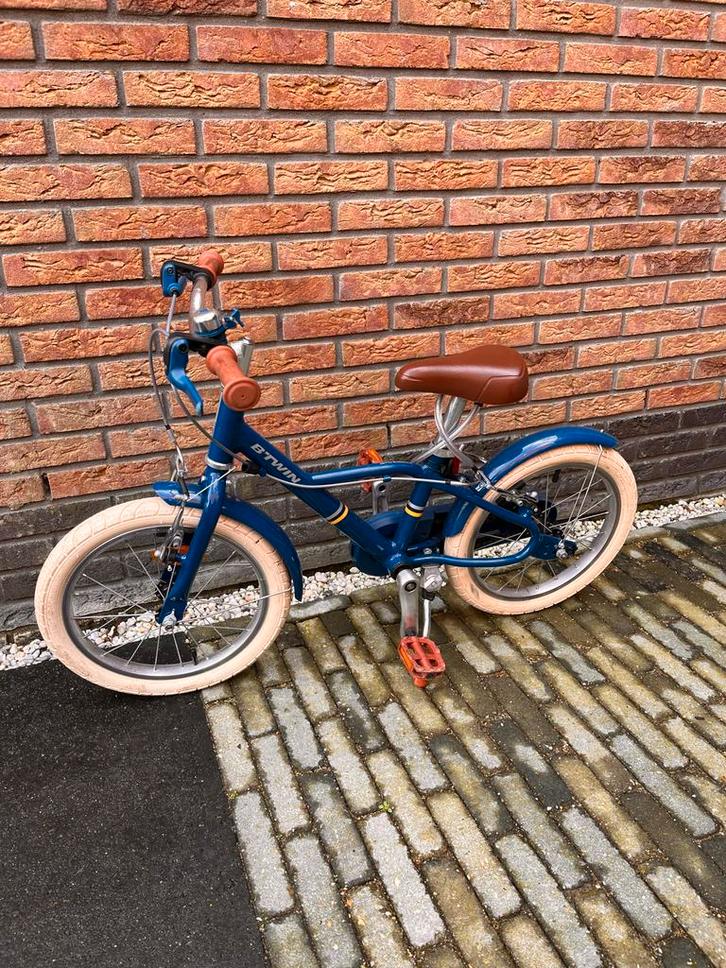 Btwin fiets 14 inch - Gebruikt, goede staat met zijwieltjes, Fietsen en Brommers, Fietsen | Kinderfietsjes, Gebruikt, Minder dan 16 inch