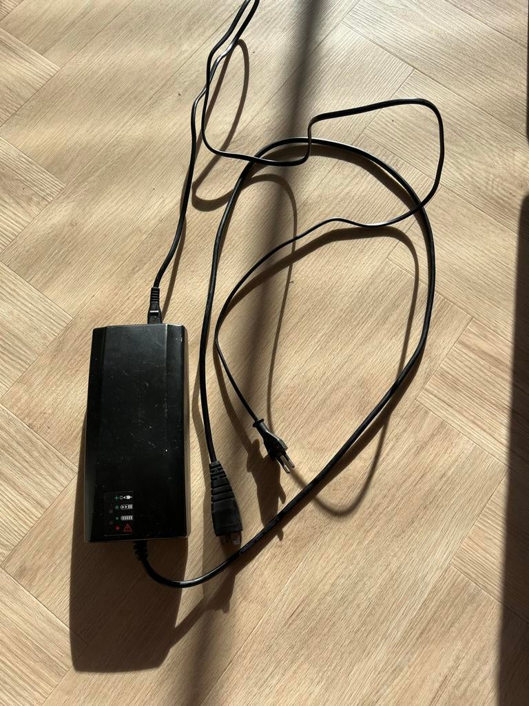 Derby Cycle / Impulse E-bike Acculader 42V 4A, Ophalen of Verzenden, Zo goed als nieuw