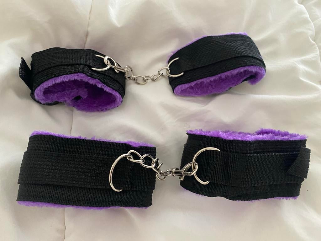 Paarse handboeien voor enkels en polsen, Verzenden, Zo goed als nieuw