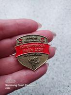 Opzoek carnavals speldje, Ophalen