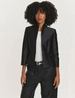 Pauw kort zwart jasje; mt 4, Kleding | Dames, Jasjes, Kostuums en Pakken, Maat 38/40 (M), Verzenden, Zwart, Pauw