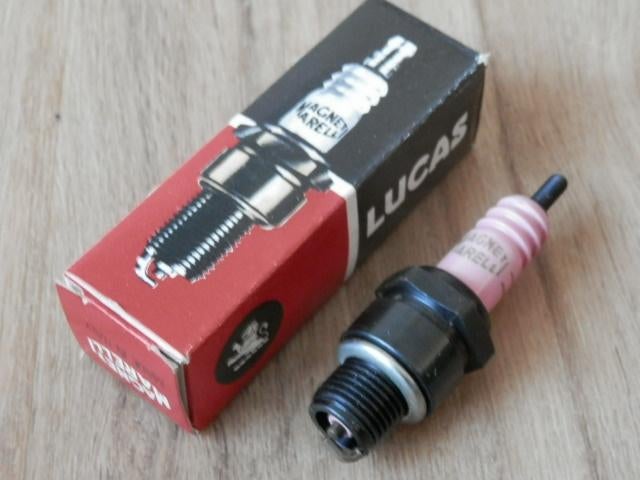 Bougie Magneti Marelli CW7N, voor div. oldtimers, Auto diversen, Overige Auto diversen, Ophalen of Verzenden