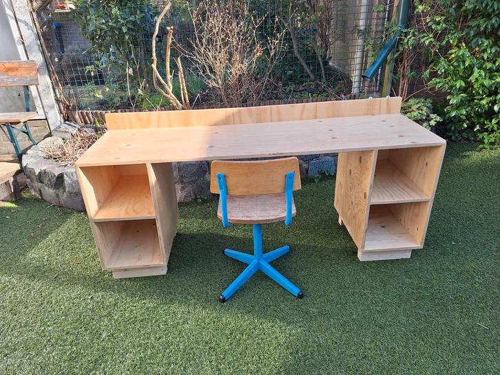 Kinder buro knutselburo met schoolstoeltje, Kinderen en Baby's, Speelgoed | Speeltafels, Gebruikt, Ophalen of Verzenden