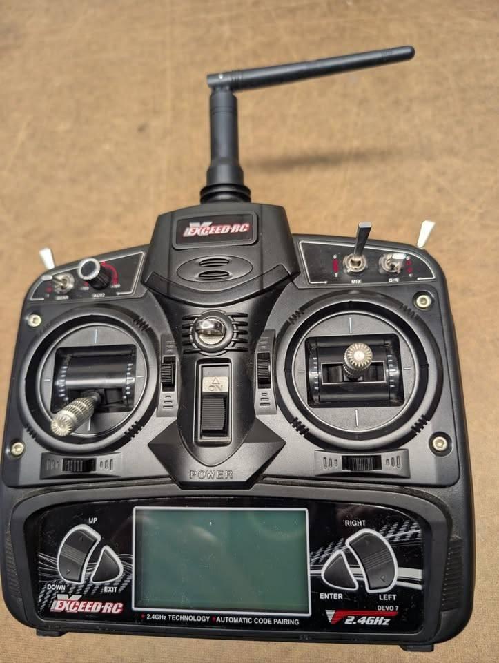 RC T2M-Zender + Ontvanger 2,4-Ghz., Ophalen of Verzenden, Zo goed als nieuw