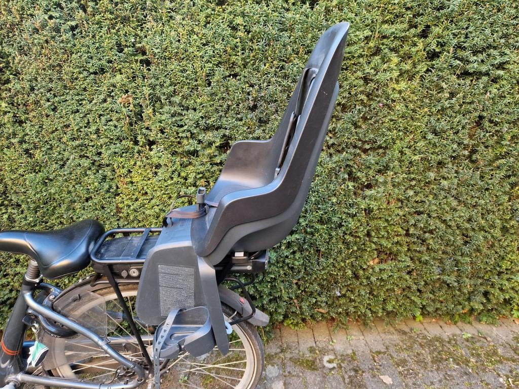 Zeer mooi Bobike Maxi One zwart achterzitje met adapter, Fietsen en Brommers, Fietsaccessoires | Fietsstoeltjes, Zo goed als nieuw