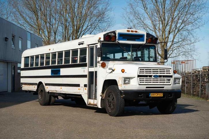 Witte Amerikaanse Schoolbus Ford - PJ75, Auto's, Vrachtwagens, Particulier, Ophalen