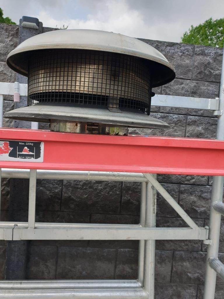 Schoorsteenkap met vonkenvanger, Ophalen, Gebruikt