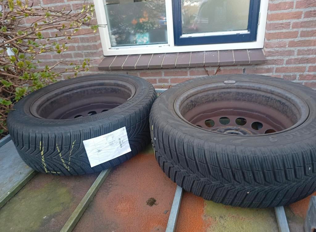 Vredestein winterbanden 205/55 R16 op stalen velg, Auto diversen, Ophalen, Gebruikt
