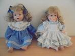 2 zittende popjes 35 cm, Verzamelen, Ophalen of Verzenden, Gebruikt, Pop