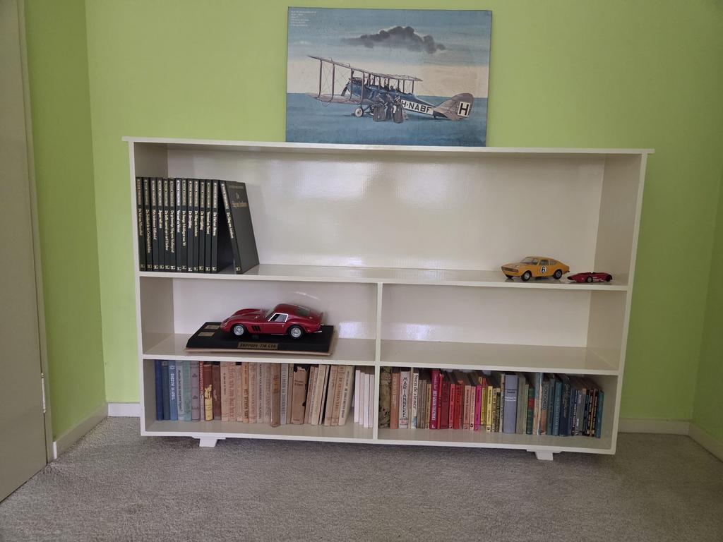 Boeken kast hout crème wit 106x165x25, Ophalen, Zo goed als nieuw, 25 tot 50 cm, 150 tot 200 cm