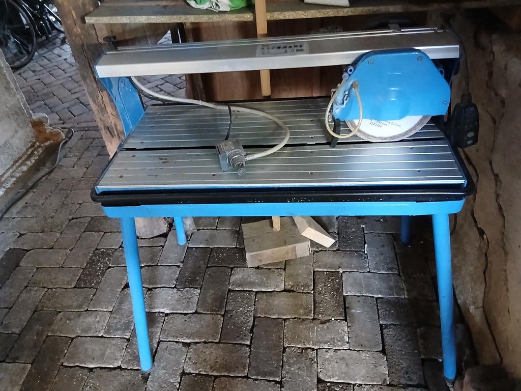 Tegel snijmachine, Ophalen, Overige typen, 600 tot 1200 watt, Zo goed als nieuw