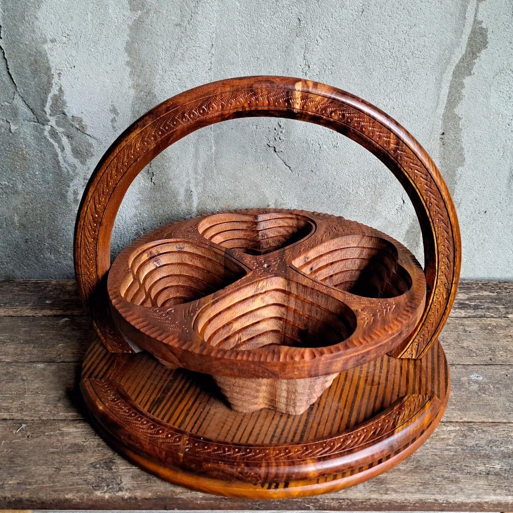 Houten mand schaal opvouwbaar 4 vakjes houtsnijwerk *Etage3*, ., Ophalen of Verzenden, Zo goed als nieuw, .