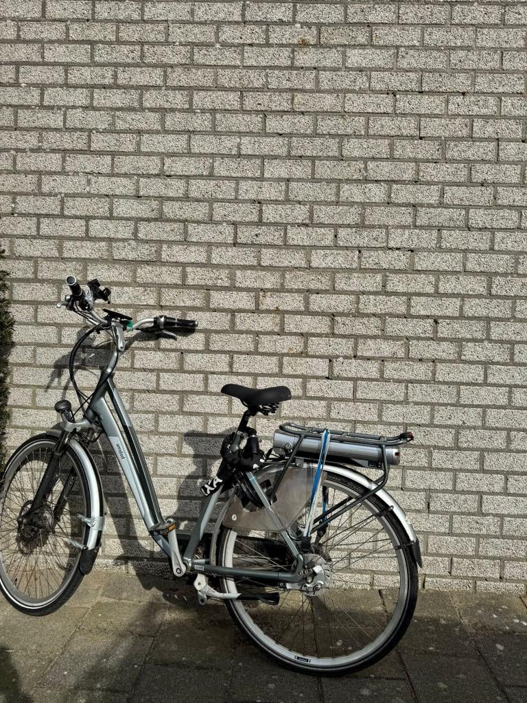 Amslod Hamilton E-bike met Accu Goede Basis, onderhoud Nodig, Fietsen en Brommers, Gebruikt, 51 tot 55 cm, 30 tot 50 km per accu