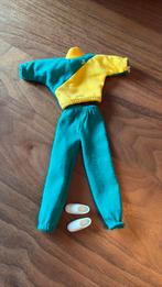 Vintage 1985 Barbie Clothing Set Green Yellow, Verzamelen, Poppen, Ophalen, Zo goed als nieuw, Kleertjes