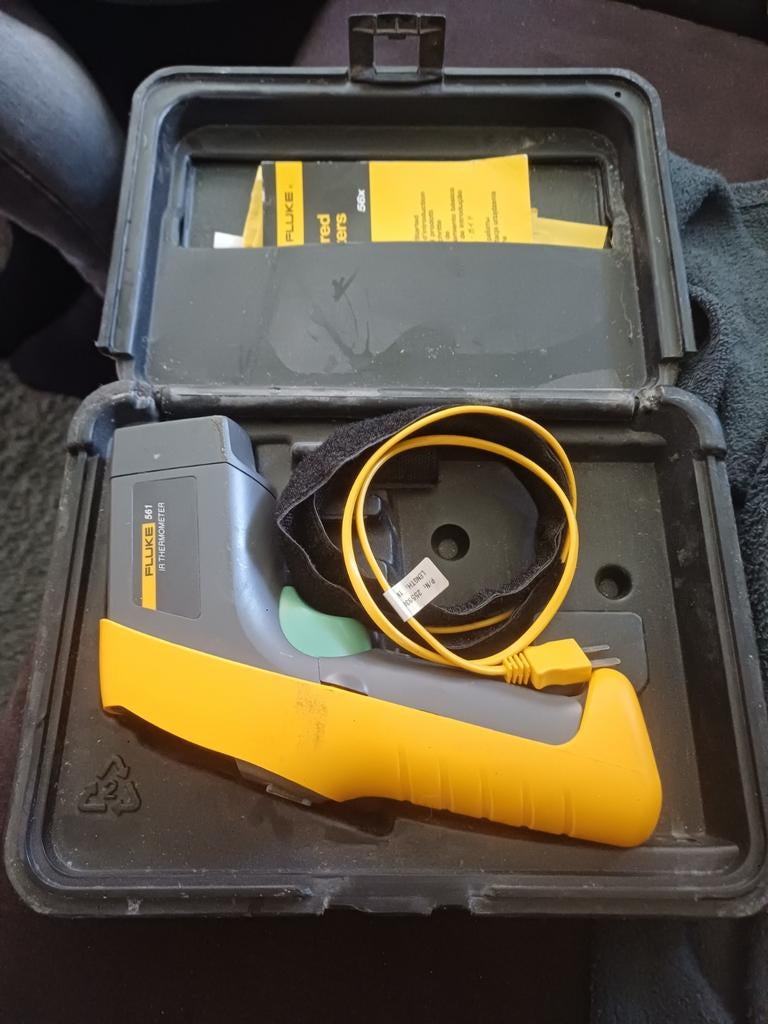 Fluke 561 IR Thermometer, Doe-het-zelf en Verbouw, Meetapparatuur, Ophalen of Verzenden, Multimeter