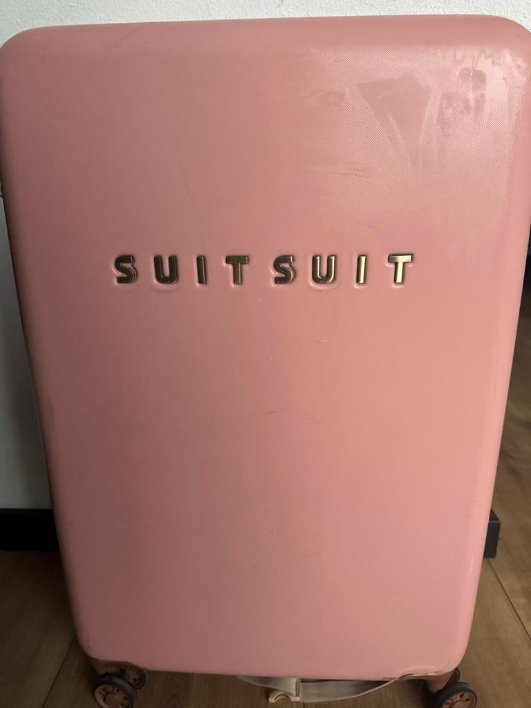 Roze SUITSUIT koffer (middelmaat), Ophalen, Gebruikt, 50 tot 60 cm, Hard kunststof