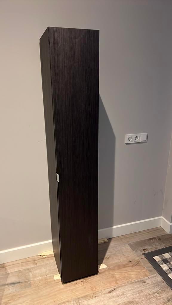 Badkamer kast smal donkerbruin houtstructuur, Huis en Inrichting, Ophalen, (Half)hoge kast, Minder dan 50 cm, Zo goed als nieuw