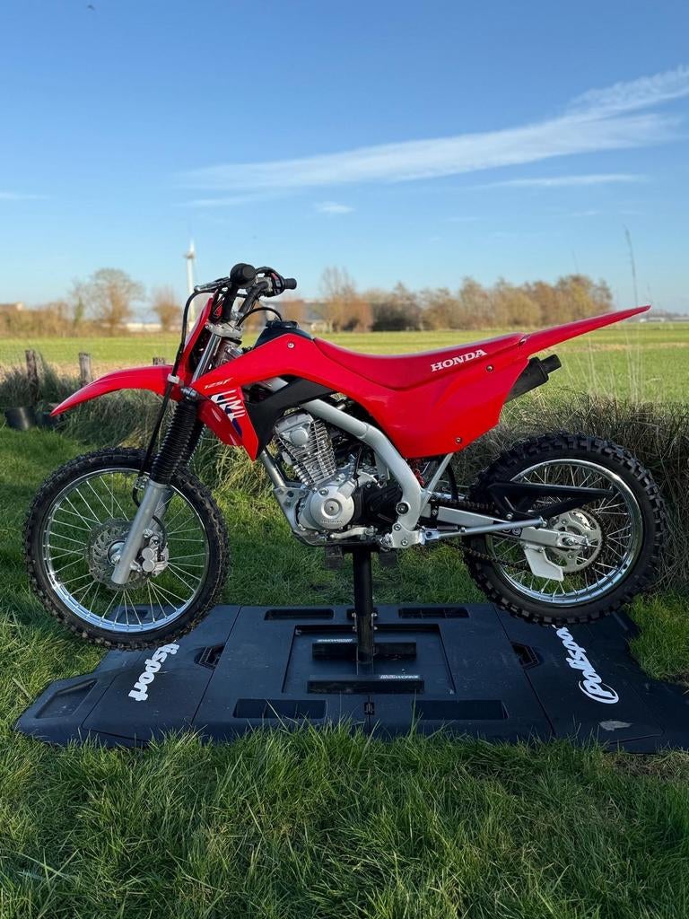 Honda CRF125F, Fietsen en Brommers, Honda, Zo goed als nieuw, 4 versnellingen, 125 cc