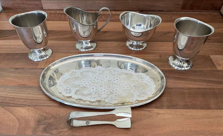 Douwe Egberts Roomstel met suikerpot, tang, roomkan en lepel, Antiek en Kunst, Antiek | Goud en Zilver, Ophalen of Verzenden