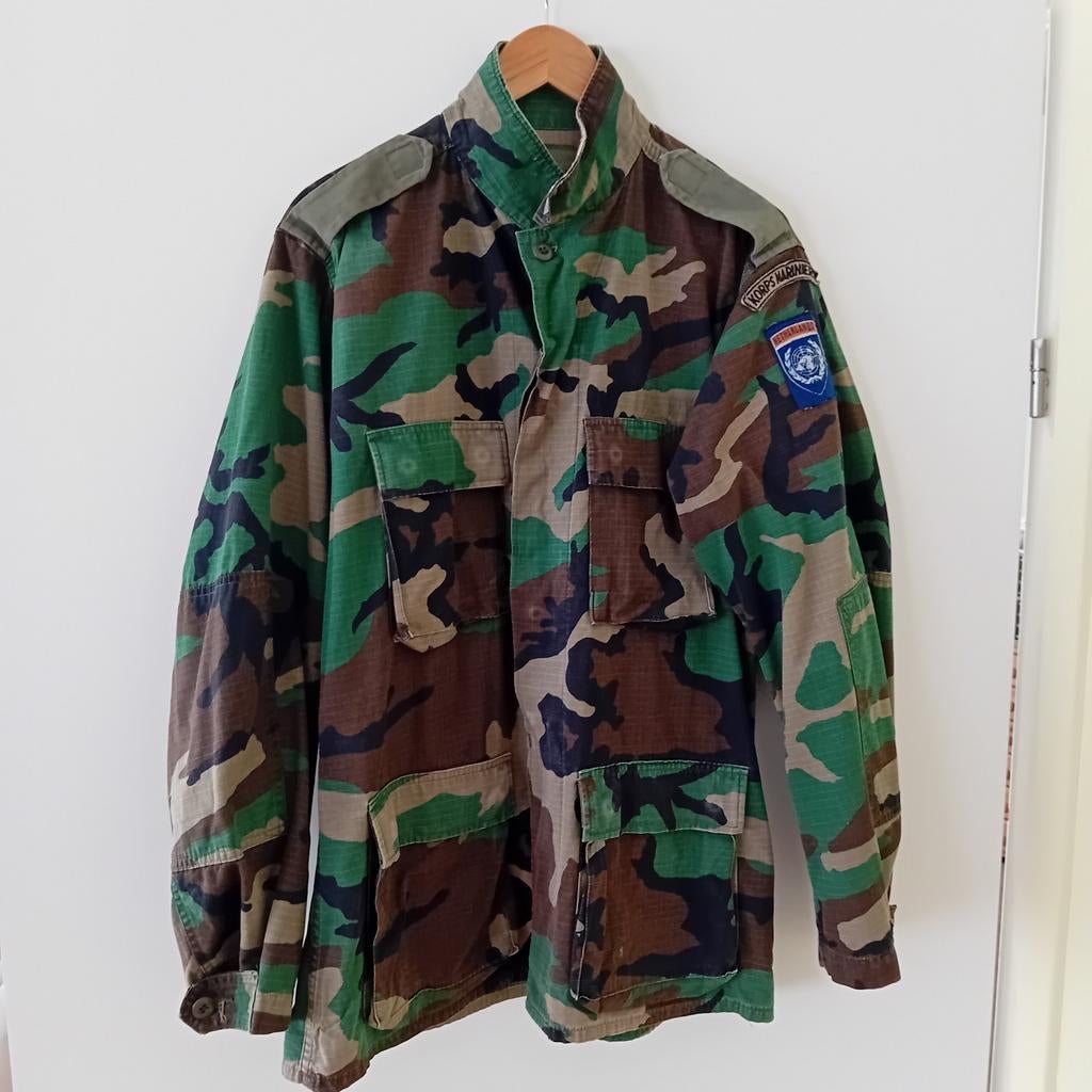Militair jasje Korps Mariniers met UN-badge, zomer pet en T-, Verzamelen, Militaria | Algemeen, Ophalen of Verzenden, Marine, Nederland