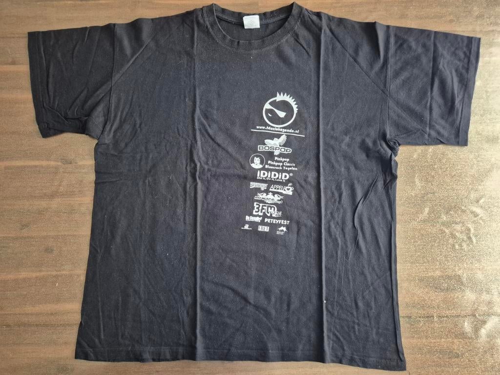 Zwart T-shirt met festival logo's, maat XXXL, Zwart, Maat 46/48 (XL) of groter, Ophalen of Verzenden, Zo goed als nieuw
