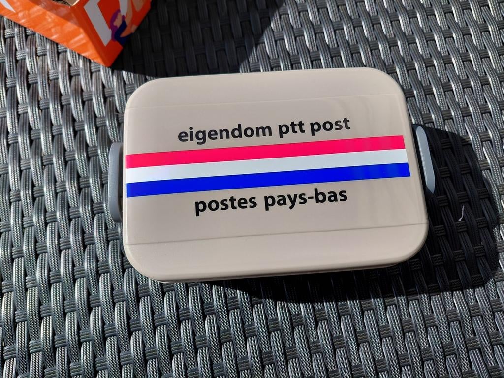 Mepal Broodtrommel M. PostNL / PTT Post, Huis en Inrichting, Keuken | Tupperware, Nieuw, Bak of Kom, Bruin, Ophalen of Verzenden