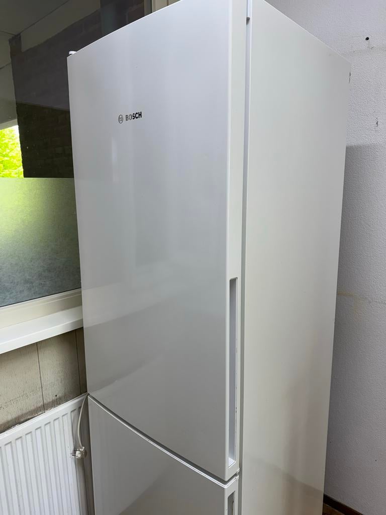 Bosch Koelvriescombinatie KGVV29A - Wit, Witgoed en Apparatuur, Koelkasten en IJskasten, Ophalen, Gebruikt, 200 liter of meer