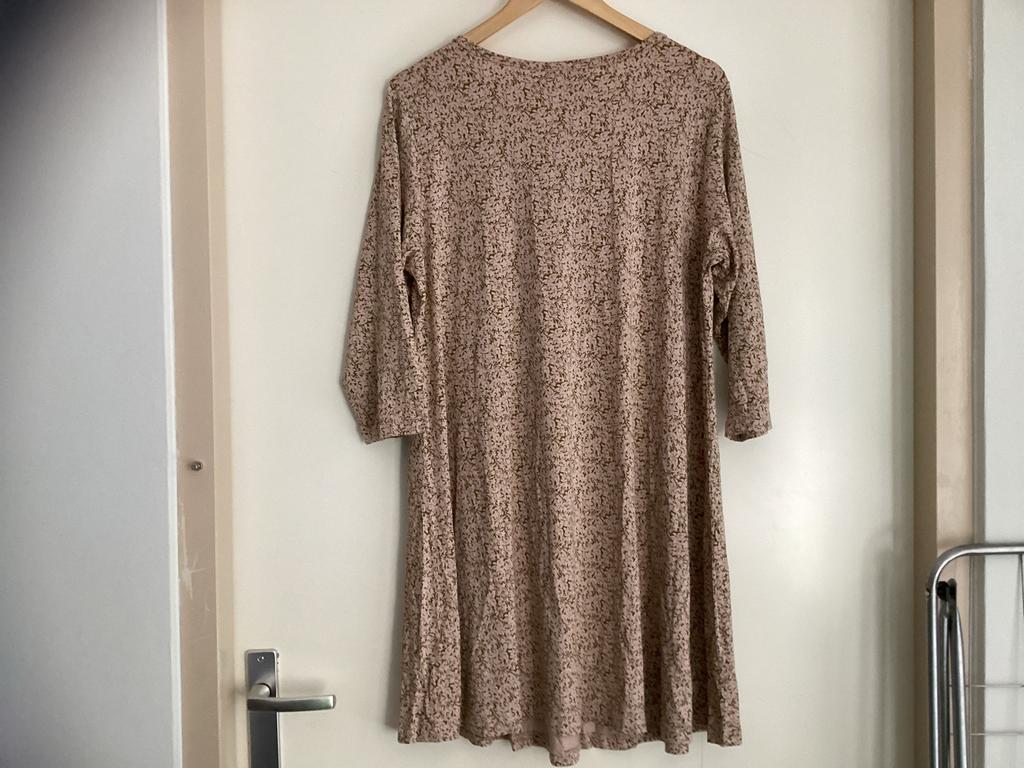 Yesta jurk maat 44 - Viscose/Elastan - 3/4 mouw, Ophalen of Verzenden, Nieuw, Beige, Jurk