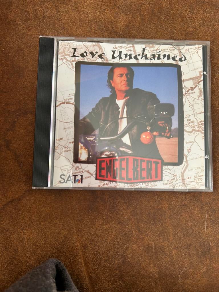 Engelbert Humperdink - love unchained, Ophalen of Verzenden, Zo goed als nieuw