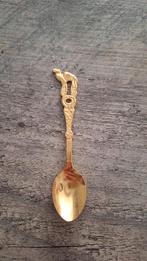 Goudkleurig souvenirlepeltje met kameel op handvat, Antiek en Kunst, Antiek | Bestek, Ophalen