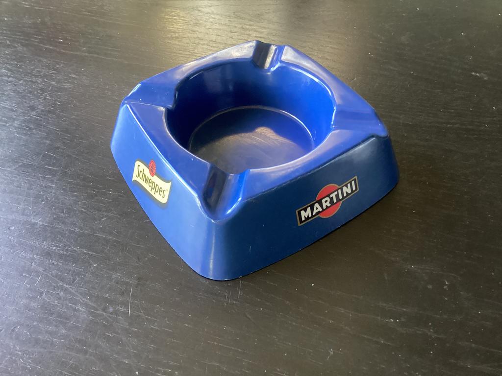 Vintage MARTINI SCHWEPPES asbak, Verzamelen, Rookartikelen, Aanstekers en Luciferdoosjes, Ophalen of Verzenden