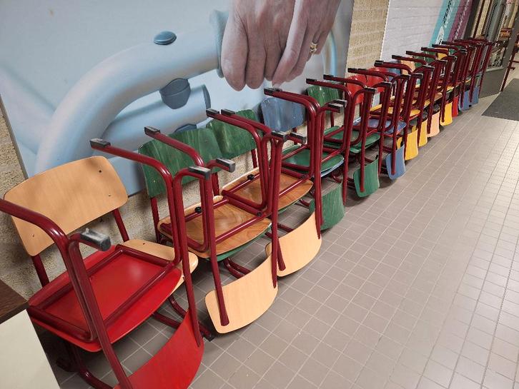 schoolmeubilair, Huis en Inrichting, Stoelen, Gebruikt, Vijf, Zes of meer stoelen, Hout, Metaal, Overige kleuren, Ophalen