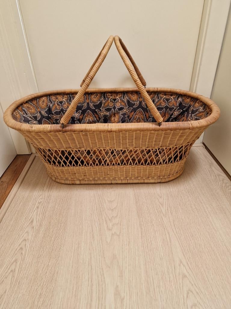 Rotan reiswieg uit Indonesië - batik stof, Kinderen en Baby's, Babywiegjes en Ledikanten, Ophalen, Wieg