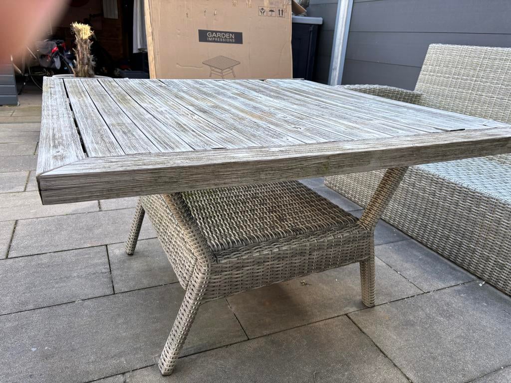 Vierkante tuintafel met houten blad en wicker onderstel, Tuin en Terras, Tuintafels, Ophalen, Gebruikt, Vierkant, Hout