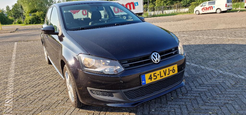 Volkswagen Polo 1.2 51KW 2010 Zwart, Auto's, Volkswagen, Voorwielaandrijving, Euro 5, 40 €/maand, 1198 cc