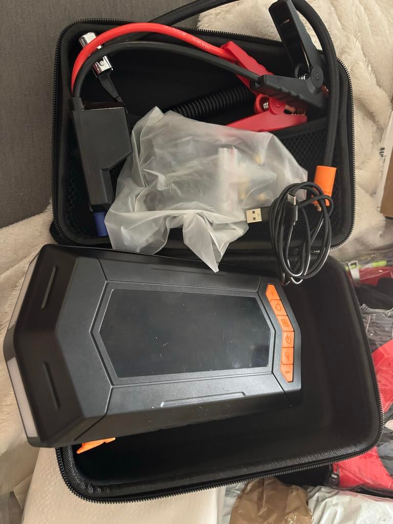 Draagbare Jumpstarter met Powerbank en LED-zaklamp, Auto diversen, Ophalen of Verzenden, Zo goed als nieuw