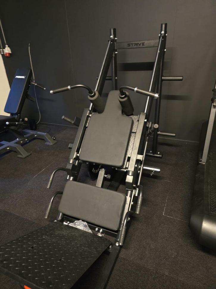 Strive leg press / hack squat combinatie - nieuw, Sport en Fitness, Fitnessmaterialen, Gebruikt, Overige typen, Benen, Ophalen