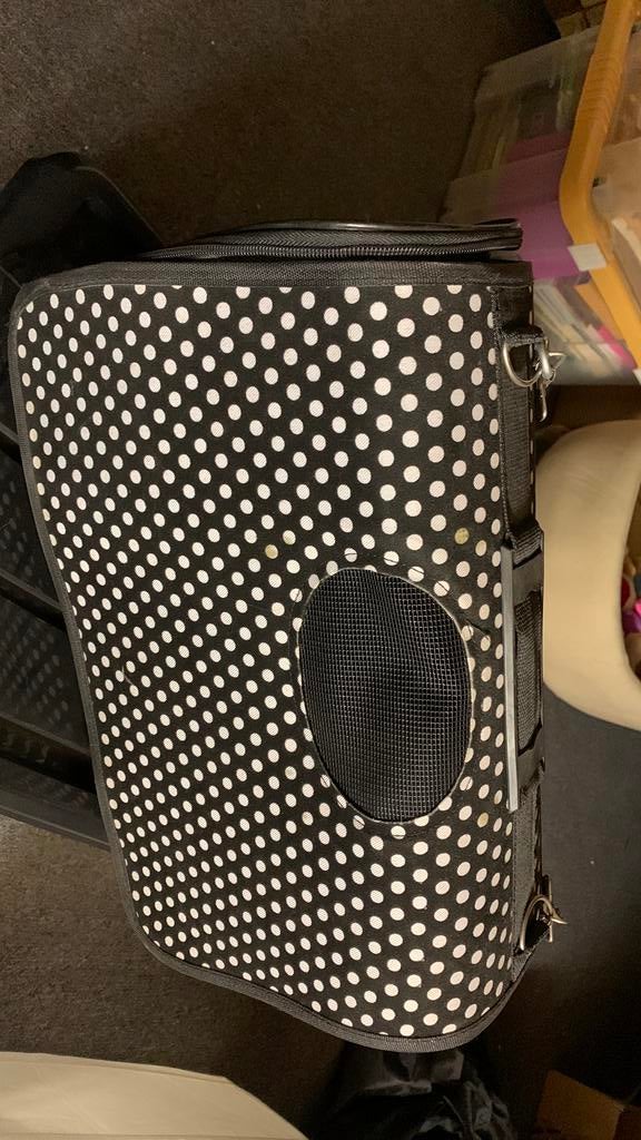 Kleine hondjes katten tas, Ophalen, Zo goed als nieuw