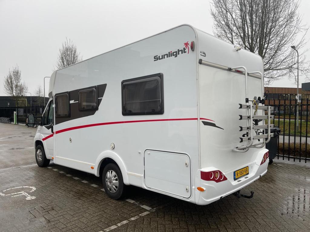 Sunlight T64, Caravans en Kamperen, Campers, Ringverwarming, Fiat, Bedrijf, Koelkast