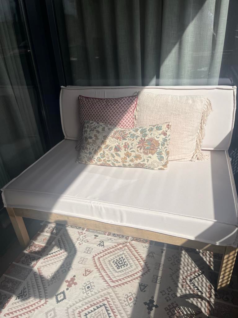 Houten lounge pallet bankje met 2 sets kussens, Ophalen, Zo goed als nieuw, Hout